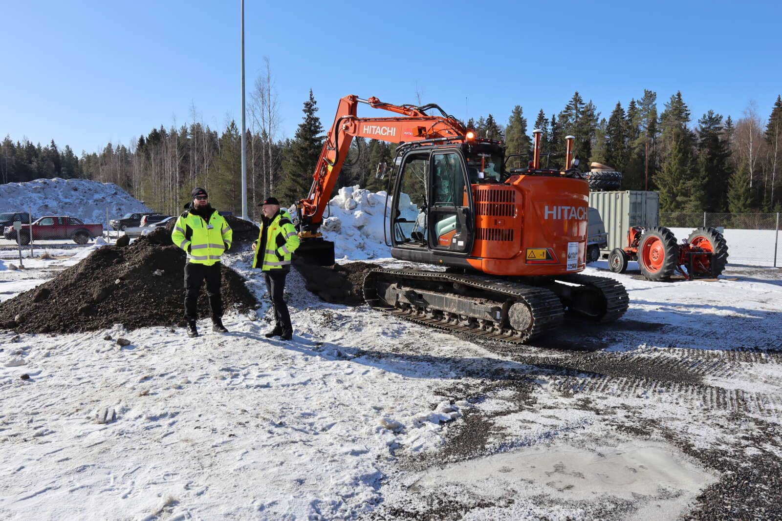 käytetty kaivinkone