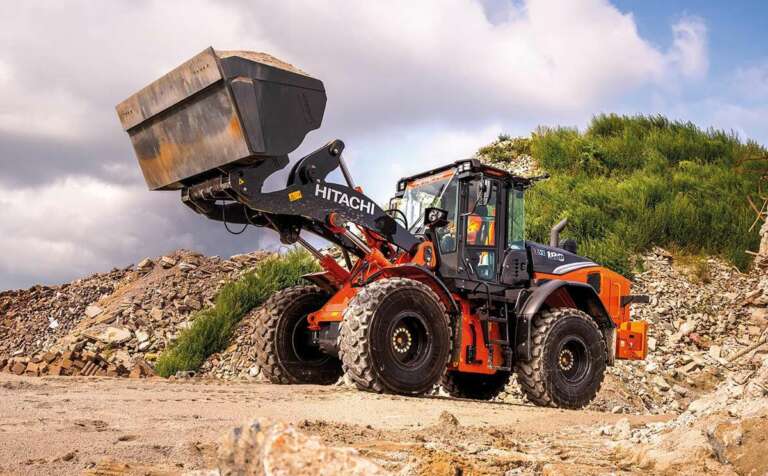 Hitachi ZW180PL-7 pyöräkuormaaja työmaalla